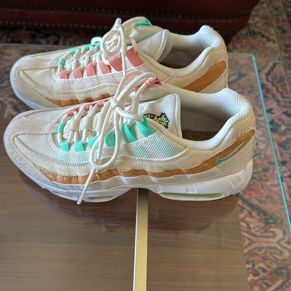 Limited edition pineapple Nike max airs - Picture 3 of 7